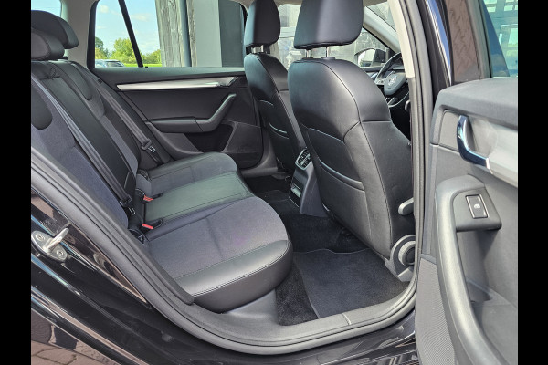 Škoda Octavia Combi 1.0 TSI Greentech Clever Edition | Automaat | Led | Navi | Stoelverwarming | App-connect | Cruise | PDC |
