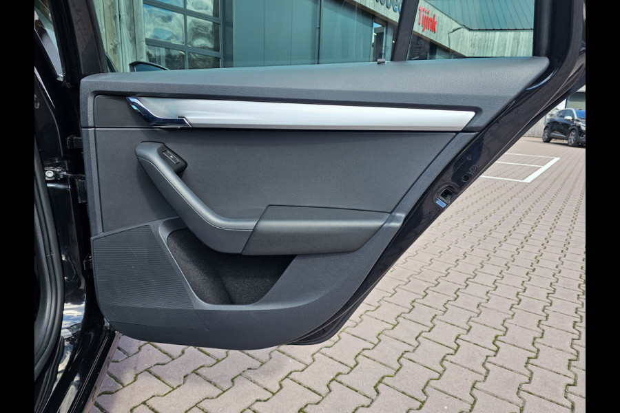 Škoda Octavia Combi 1.0 TSI Greentech Clever Edition | Automaat | Led | Navi | Stoelverwarming | App-connect | Cruise | PDC |