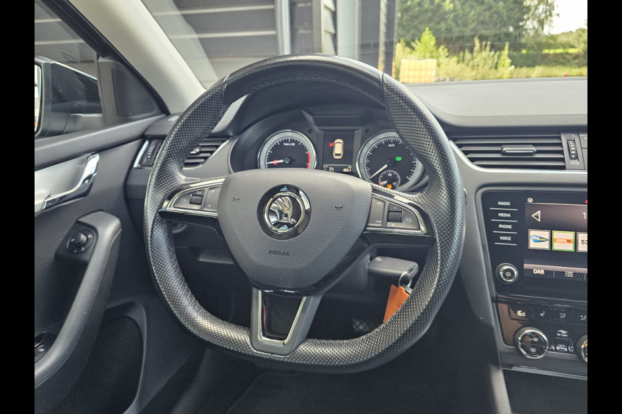Škoda Octavia Combi 1.0 TSI Greentech Clever Edition | Automaat | Led | Navi | Stoelverwarming | App-connect | Cruise | PDC |