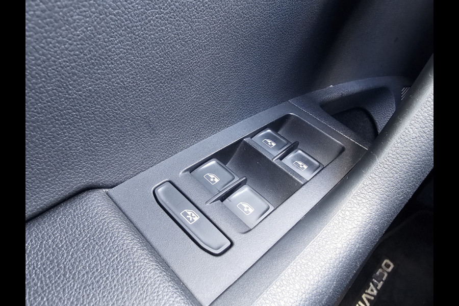 Škoda Octavia Combi 1.0 TSI Greentech Clever Edition | Automaat | Led | Navi | Stoelverwarming | App-connect | Cruise | PDC |