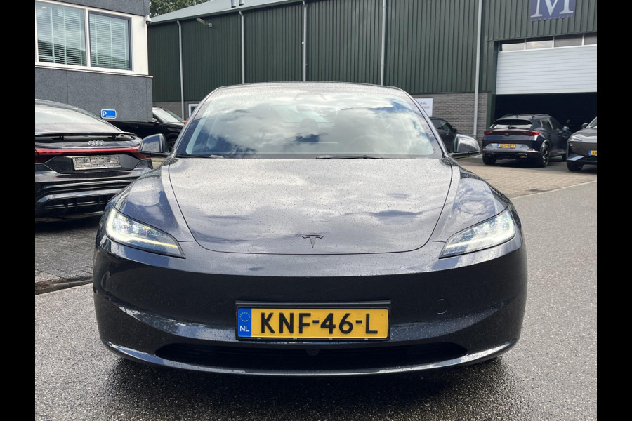 Tesla Model 3 Premium Long Range AWD 78 kWh VAN: 50.900,- VOOR: 47.440,- UW HERFSTVOORDEEL: 3.460,-| 8.000KM!| TESLA GARANTIE T/M 6-2030 OF 80.000KM! ACCU + AANDRIJFLIJN T/M 2034 OF 192.000KM!|