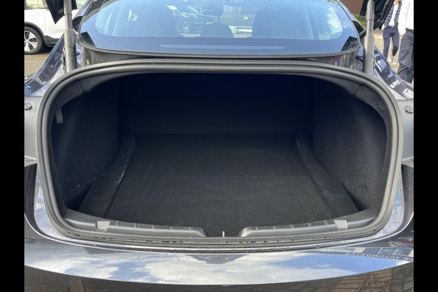 Tesla Model 3 Premium Long Range AWD 78 kWh VAN: 50.900,- VOOR: 47.440,- UW HERFSTVOORDEEL: 3.460,-| 8.000KM!| TESLA GARANTIE T/M 6-2030 OF 80.000KM! ACCU + AANDRIJFLIJN T/M 2034 OF 192.000KM!|