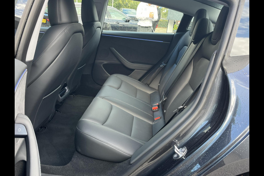 Tesla Model 3 Premium Long Range AWD 78 kWh VAN: 50.900,- VOOR: 47.440,- UW HERFSTVOORDEEL: 3.460,-| 8.000KM!| TESLA GARANTIE T/M 6-2030 OF 80.000KM! ACCU + AANDRIJFLIJN T/M 2034 OF 192.000KM!|