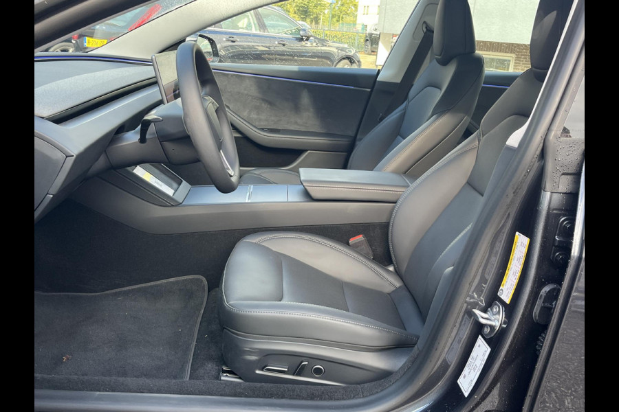 Tesla Model 3 Premium Long Range AWD 78 kWh VAN: 50.900,- VOOR: 47.440,- UW HERFSTVOORDEEL: 3.460,-| 8.000KM!| TESLA GARANTIE T/M 6-2030 OF 80.000KM! ACCU + AANDRIJFLIJN T/M 2034 OF 192.000KM!|