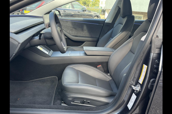 Tesla Model 3 Premium Long Range AWD 78 kWh VAN: 50.900,- VOOR: 47.440,- UW HERFSTVOORDEEL: 3.460,-| 8.000KM!| TESLA GARANTIE T/M 6-2030 OF 80.000KM! ACCU + AANDRIJFLIJN T/M 2034 OF 192.000KM!|