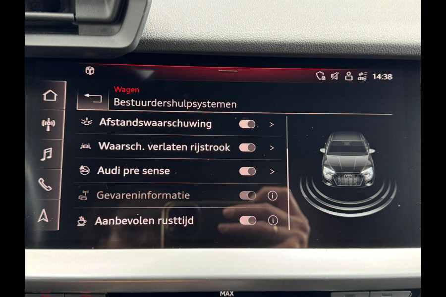 Audi A3 Limousine 30 TFSI AUTOMAAT * Carplay * Optiek Zwart * Parkeersensoren *