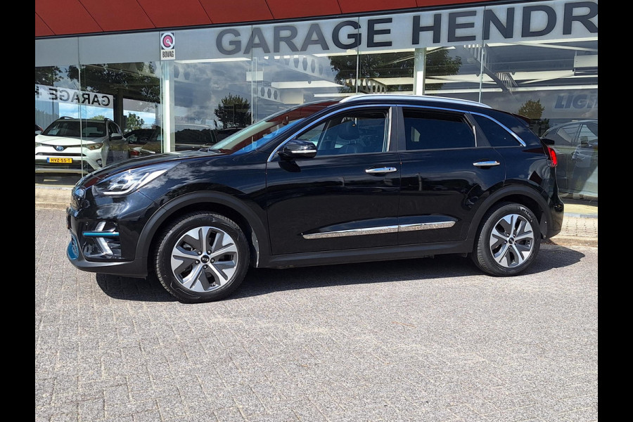 Kia e-Niro ExecutiveLine Sky 64 kWh | SOH: 95.8% | 3 Fase | Warmtepomp | Schuifdak | Leder | Memory Seat |