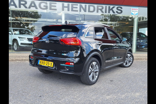 Kia e-Niro ExecutiveLine Sky 64 kWh | SOH: 95.8% | 3 Fase | Warmtepomp | Schuifdak | Leder | Memory Seat |