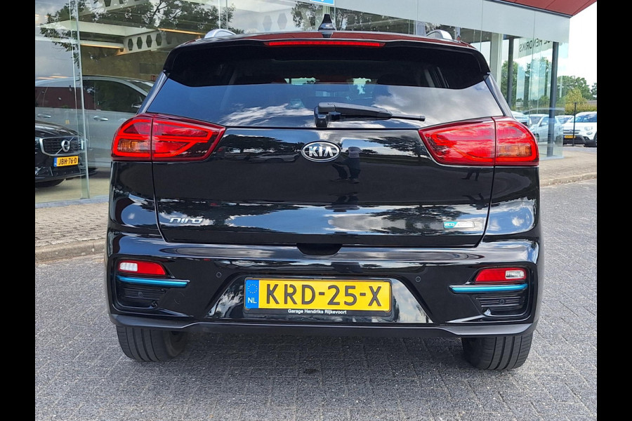 Kia e-Niro ExecutiveLine Sky 64 kWh | SOH: 95.8% | 3 Fase | Warmtepomp | Schuifdak | Leder | Memory Seat |