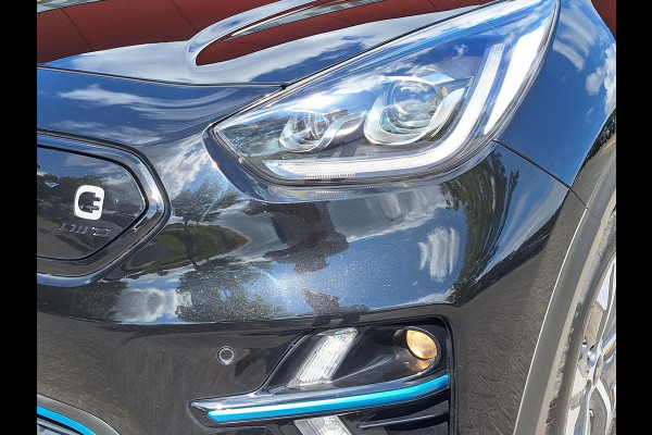 Kia e-Niro ExecutiveLine Sky 64 kWh | SOH: 95.8% | 3 Fase | Warmtepomp | Schuifdak | Leder | Memory Seat |