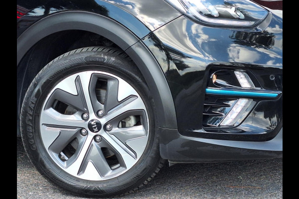 Kia e-Niro ExecutiveLine Sky 64 kWh | SOH: 95.8% | 3 Fase | Warmtepomp | Schuifdak | Leder | Memory Seat |
