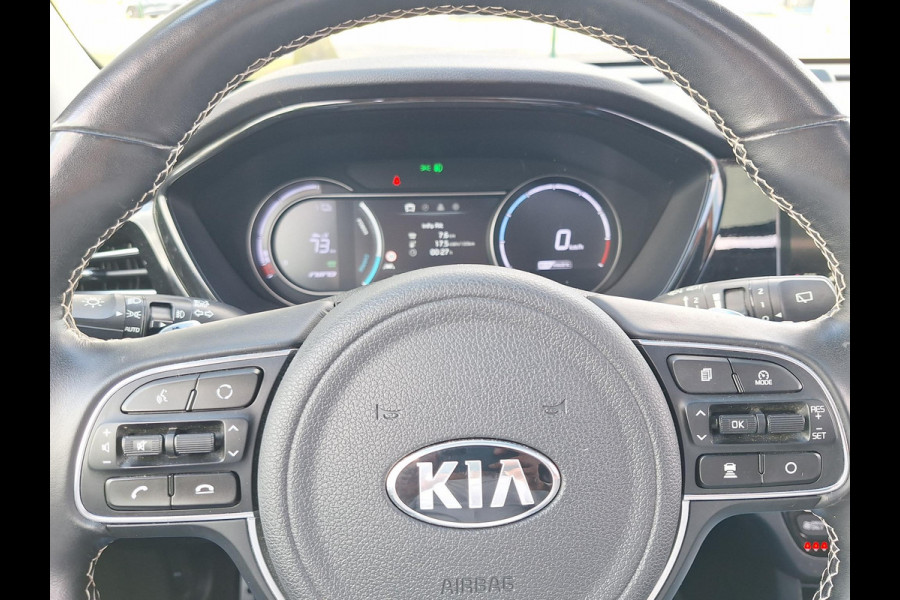 Kia e-Niro ExecutiveLine Sky 64 kWh | SOH: 95.8% | 3 Fase | Warmtepomp | Schuifdak | Leder | Memory Seat |