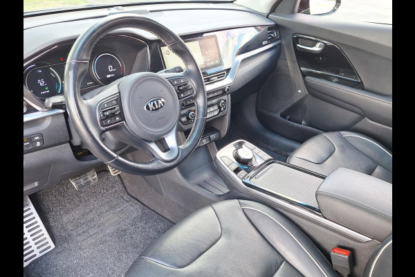 Kia e-Niro ExecutiveLine Sky 64 kWh | SOH: 95.8% | 3 Fase | Warmtepomp | Schuifdak | Leder | Memory Seat |