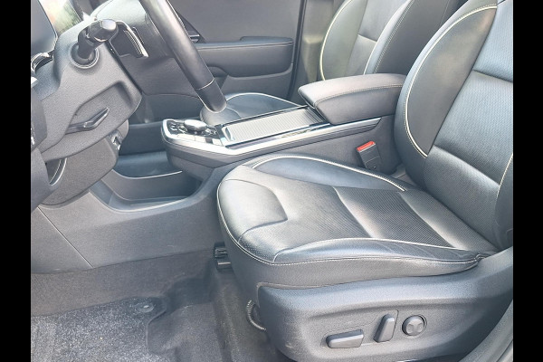 Kia e-Niro ExecutiveLine Sky 64 kWh | SOH: 95.8% | 3 Fase | Warmtepomp | Schuifdak | Leder | Memory Seat |