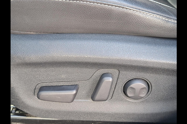 Kia e-Niro ExecutiveLine Sky 64 kWh | SOH: 95.8% | 3 Fase | Warmtepomp | Schuifdak | Leder | Memory Seat |