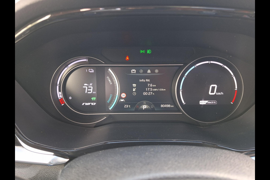 Kia e-Niro ExecutiveLine Sky 64 kWh | SOH: 95.8% | 3 Fase | Warmtepomp | Schuifdak | Leder | Memory Seat |