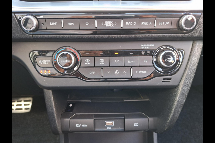 Kia e-Niro ExecutiveLine Sky 64 kWh | SOH: 95.8% | 3 Fase | Warmtepomp | Schuifdak | Leder | Memory Seat |