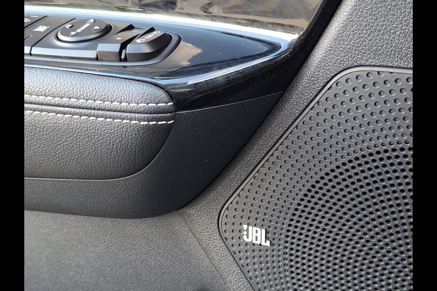 Kia e-Niro ExecutiveLine Sky 64 kWh | SOH: 95.8% | 3 Fase | Warmtepomp | Schuifdak | Leder | Memory Seat |