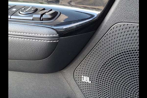 Kia e-Niro ExecutiveLine Sky 64 kWh | SOH: 95.8% | 3 Fase | Warmtepomp | Schuifdak | Leder | Memory Seat |