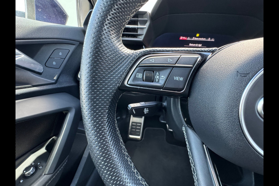Audi A3 Sportback 30 TFSI S-line edition AUTOMAAT * Navigatie * Parkeersensoren * Audi Sound *