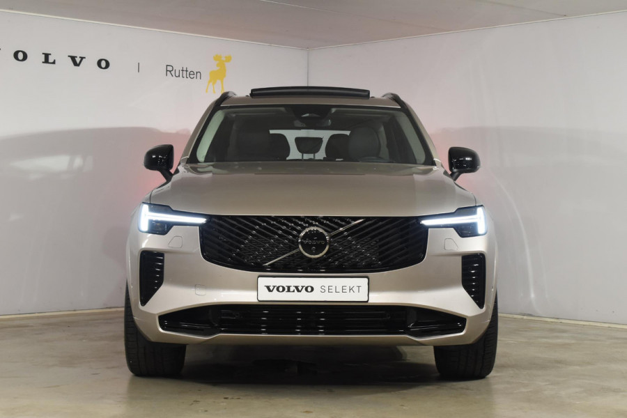 Volvo XC90 T8 455PK Plug-in hybrid AWD Ultra Dark / Bowers & Wilkins / Luchtvering / Head-Up Display / 360 Camera / Massagestoelen / Elektrisch bedienbare stoelen met geheugen / Stoelventilatie / Nappaleder / Elektrisch uitklapbare trekhaak / Gelamineerde ruiten