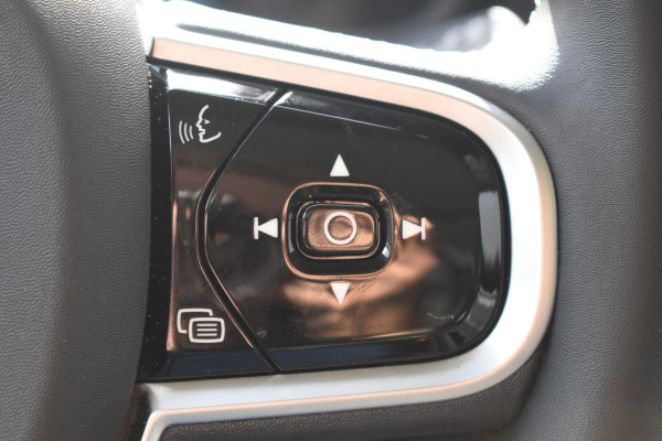 Volvo XC90 T8 455PK Plug-in hybrid AWD Ultra Dark / Bowers & Wilkins / Luchtvering / Head-Up Display / 360 Camera / Massagestoelen / Elektrisch bedienbare stoelen met geheugen / Stoelventilatie / Nappaleder / Elektrisch uitklapbare trekhaak / Gelamineerde ruiten