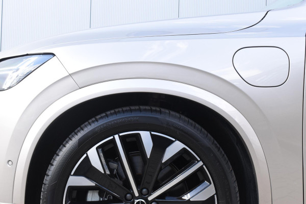 Volvo XC90 T8 455PK Plug-in hybrid AWD Ultra Dark / Bowers & Wilkins / Luchtvering / Head-Up Display / 360 Camera / Massagestoelen / Elektrisch bedienbare stoelen met geheugen / Stoelventilatie / Nappaleder / Elektrisch uitklapbare trekhaak / Gelamineerde ruiten