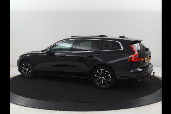 Volvo V60 2.0 B3 Momentum Business | Panoramadak | Cruise control | Stuur/stoel verwarming | Trekhaak | Head-up | Harman/Kardon | Climate control | Camera | Park assist