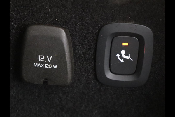 Volvo V60 2.0 B3 Momentum Business | Panoramadak | Cruise control | Stuur/stoel verwarming | Trekhaak | Head-up | Harman/Kardon | Climate control | Camera | Park assist