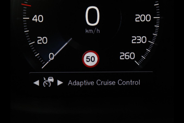 Volvo V60 2.0 B3 Momentum Business | Panoramadak | Cruise control | Stuur/stoel verwarming | Trekhaak | Head-up | Harman/Kardon | Climate control | Camera | Park assist