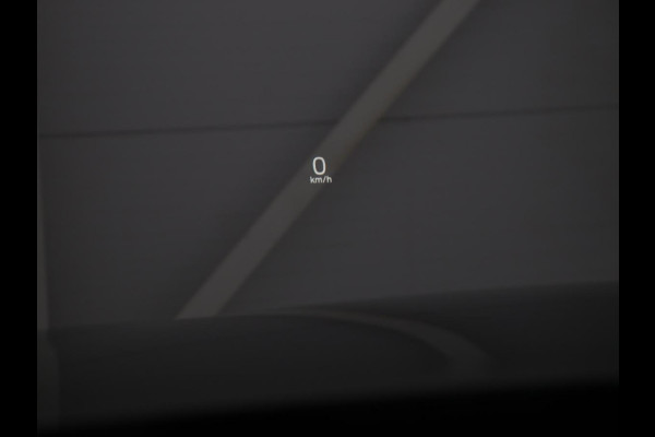 Volvo V60 2.0 B3 Momentum Business | Panoramadak | Cruise control | Stuur/stoel verwarming | Trekhaak | Head-up | Harman/Kardon | Climate control | Camera | Park assist