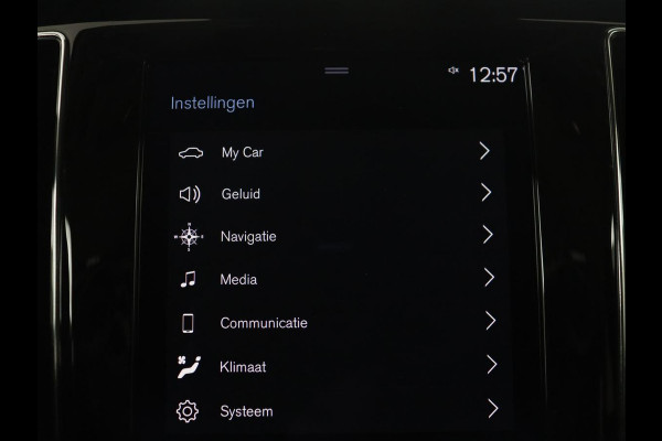 Volvo V60 2.0 B3 Momentum Business | Panoramadak | Cruise control | Stuur/stoel verwarming | Trekhaak | Head-up | Harman/Kardon | Climate control | Camera | Park assist