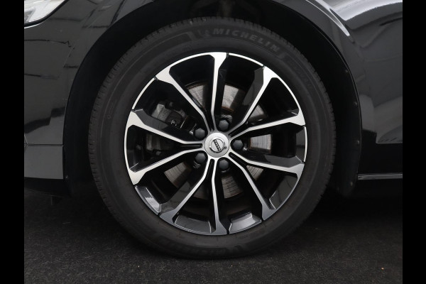 Volvo V60 2.0 B3 Momentum Business | Panoramadak | Cruise control | Stuur/stoel verwarming | Trekhaak | Head-up | Harman/Kardon | Climate control | Camera | Park assist