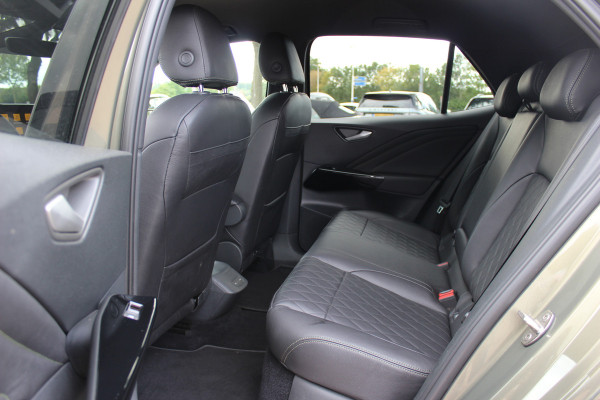 Volkswagen ID.3 Pro Business 59 kWh / SoH 93,1% / Camera / Leder / CarPlay / Matrix LED / Keyless / 19'' / Sfeerverlichting / Stoelverwarming / DAB / ACC