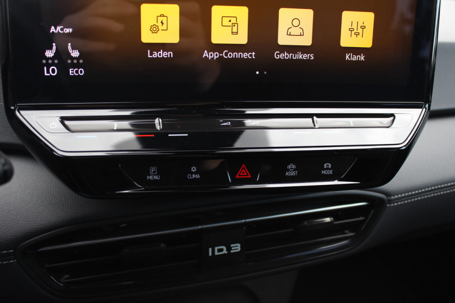 Volkswagen ID.3 Pro Business 59 kWh / SoH 93,1% / Camera / Leder / CarPlay / Matrix LED / Keyless / 19'' / Sfeerverlichting / Stoelverwarming / DAB / ACC