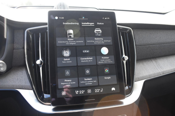 Volvo XC90 T8 455PK Plug-in hybrid AWD Ultra Dark / Bowers & Wilkins / Luchtvering / Head-Up Display / 360 Camera / Massagestoelen / Elektrisch bedienbare stoelen met geheugen / Stoelventilatie / Nappaleder / Elektrisch uitklapbare trekhaak / Gelamineerde ruiten