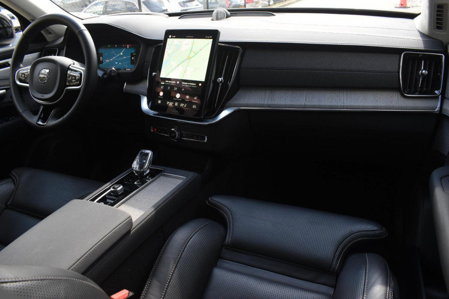 Volvo XC90 T8 455PK Plug-in hybrid AWD Ultra Dark / Bowers & Wilkins / Luchtvering / Head-Up Display / 360 Camera / Massagestoelen / Elektrisch bedienbare stoelen met geheugen / Stoelventilatie / Nappaleder / Elektrisch uitklapbare trekhaak / Gelamineerde ruiten