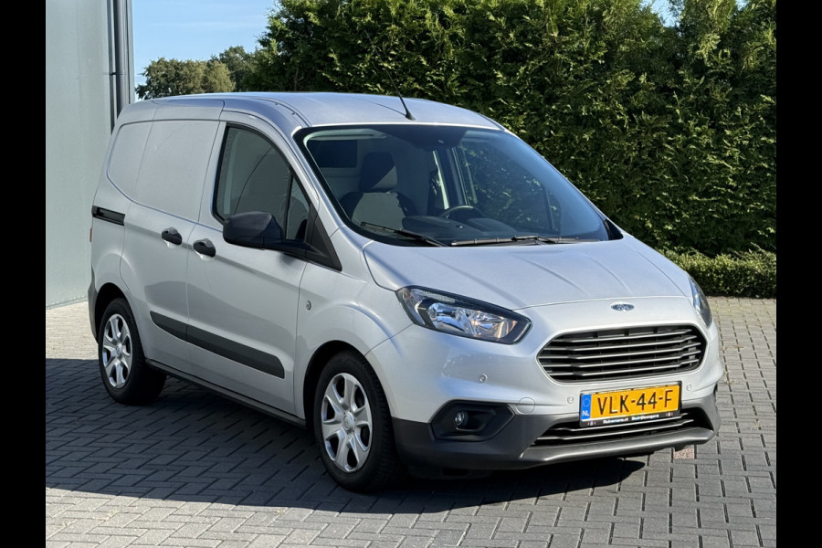 Ford Transit Courier 1.5 TDCI / 1e EIGENAAR / 47.060 KM! / AIRCO / NAVIGATIE / PARKEERSENSOREN