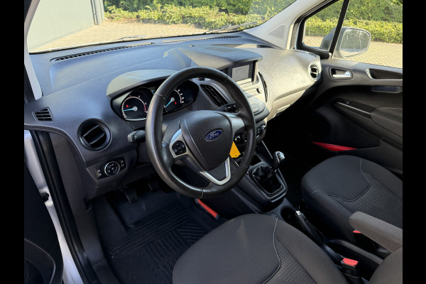 Ford Transit Courier 1.5 TDCI / 1e EIGENAAR / 47.060 KM! / AIRCO / NAVIGATIE / PARKEERSENSOREN