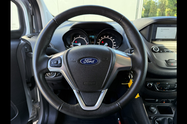 Ford Transit Courier 1.5 TDCI / 1e EIGENAAR / 47.060 KM! / AIRCO / NAVIGATIE / PARKEERSENSOREN