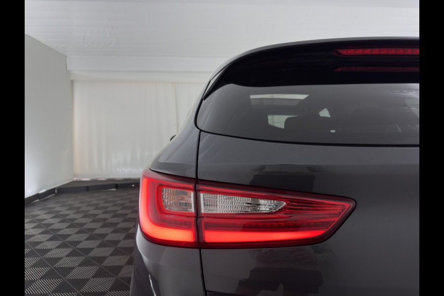Kia Optima Sportswagon 1.7 CRDi GT-Line (INCL-BTW)  Aut. *PANO | LEATHER | FULL-LED | HARMAN/KARDON-AUDIO  | ADAPTIVE-CRUISE | BLINDSPOT | TOPVIEW | KEYLESS | HEATED-COMFORTSEATS | NAVI-FULLMAP | SHIFTPADDLES | PRIVACY-GLASS | DAB