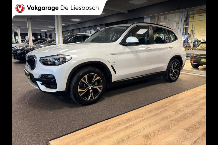 BMW X3 XDrive30e Executive / stoelverwarming / cruisecontrol / trekhaak / camera + pdcdealer onderhouden