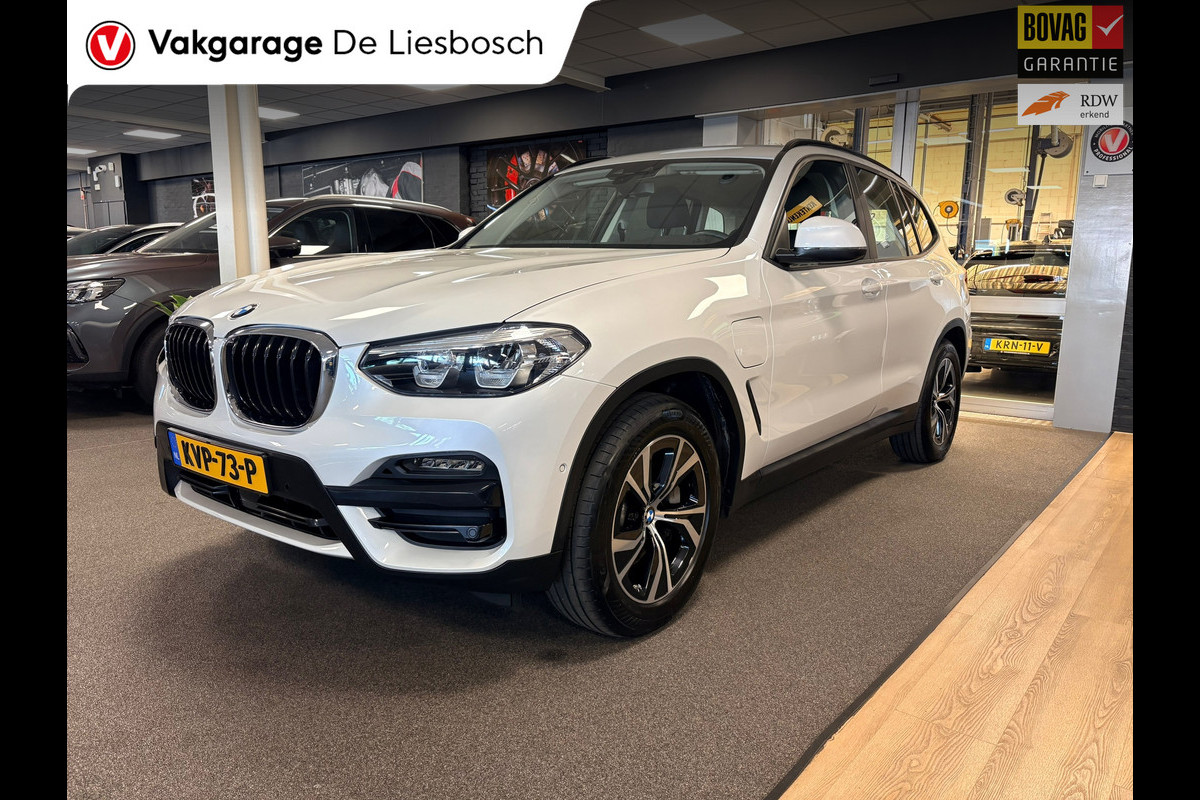 BMW X3 XDrive30e Executive / stoelverwarming / cruisecontrol / trekhaak / camera + pdcdealer onderhouden