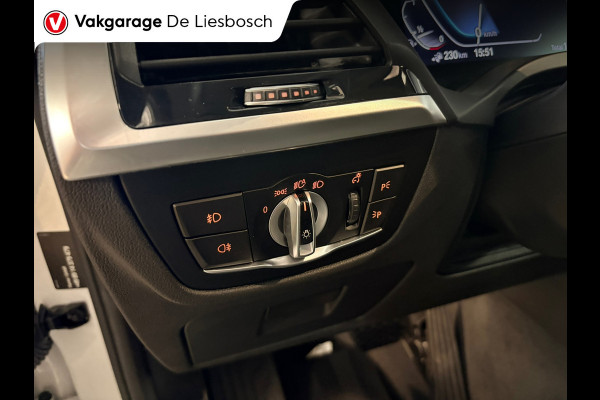 BMW X3 XDrive30e Executive / stoelverwarming / cruisecontrol / trekhaak / camera + pdcdealer onderhouden