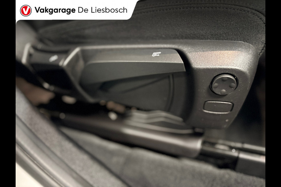 BMW X3 XDrive30e Executive / stoelverwarming / cruisecontrol / trekhaak / camera + pdcdealer onderhouden