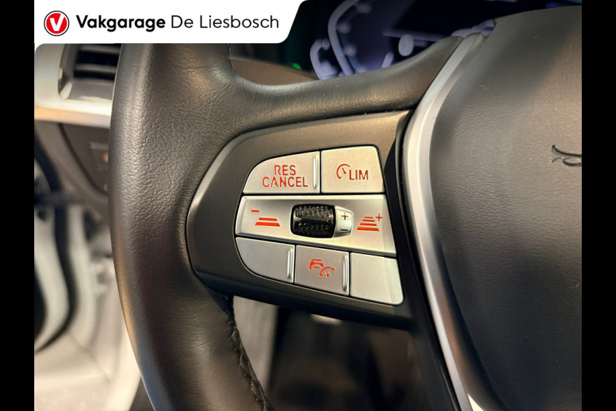 BMW X3 XDrive30e Executive / stoelverwarming / cruisecontrol / trekhaak / camera + pdcdealer onderhouden