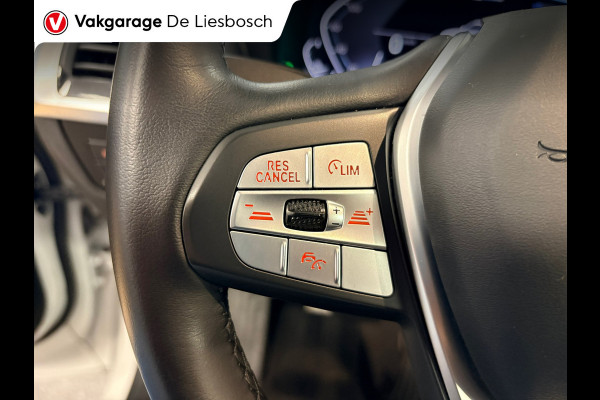 BMW X3 XDrive30e Executive / stoelverwarming / cruisecontrol / trekhaak / camera + pdcdealer onderhouden