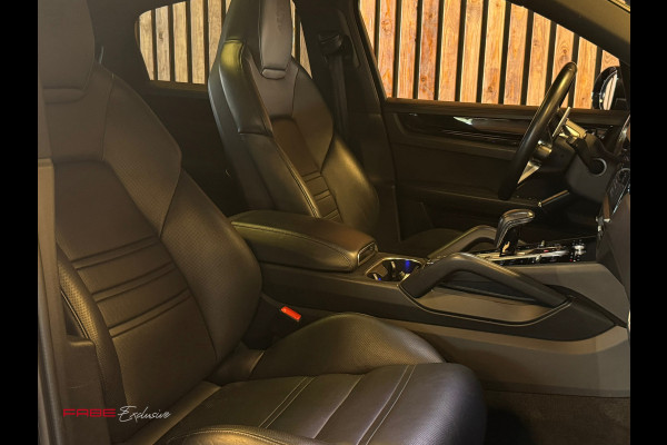 Porsche Cayenne Coupé 3.0 / Sport chrono / HUD / Sportuitlaat / Bose / Trekhaak / Memory / Stoelventilatie / Pano