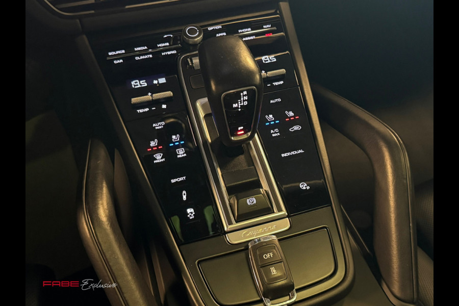 Porsche Cayenne Coupé 3.0 / Sport chrono / HUD / Sportuitlaat / Bose / Trekhaak / Memory / Stoelventilatie / Pano