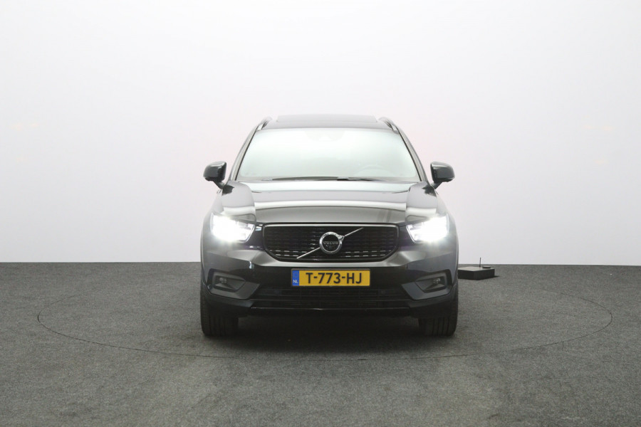 Volvo XC40 1.5 T5 262 PK Recharge R-Design PHEV, Trekhaak, Panoramadak, H/K Sound, Keyless, Adap. Cruise Control
